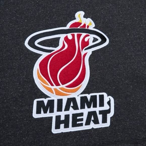 Mitchell & Ness Men's Miami Heat Black Snow Wash Hoodie NWT - Picture 3 of 3